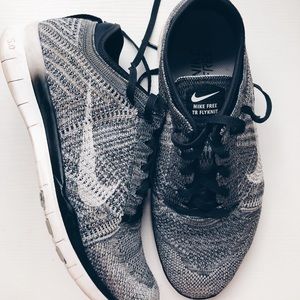 Nike Free Fly Knit 5.0 Sneakers | Size 7